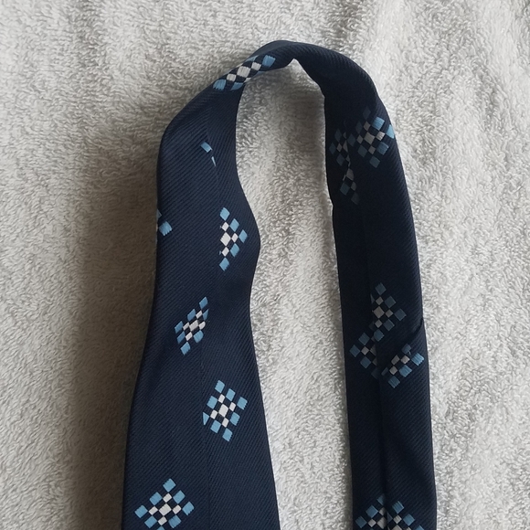 Gimbels by Prince Igor Burma Necktie / Suit Tie in Dark Blue with Squares - Picture 11 of 14
